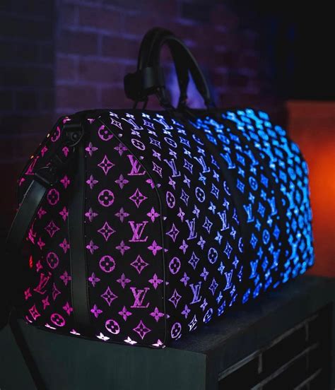 louis vuitton bag light